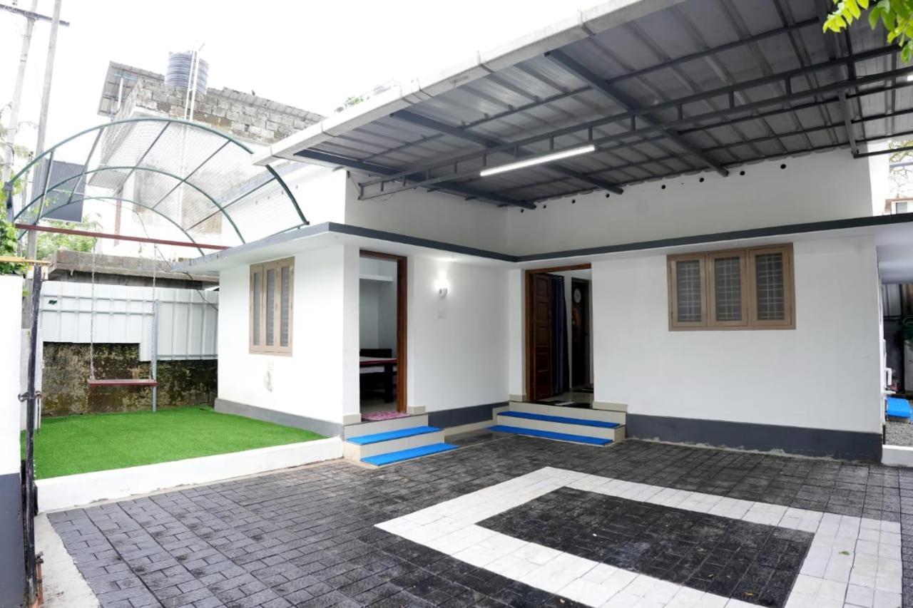 Phantom Holidays Homestay Alappuzha