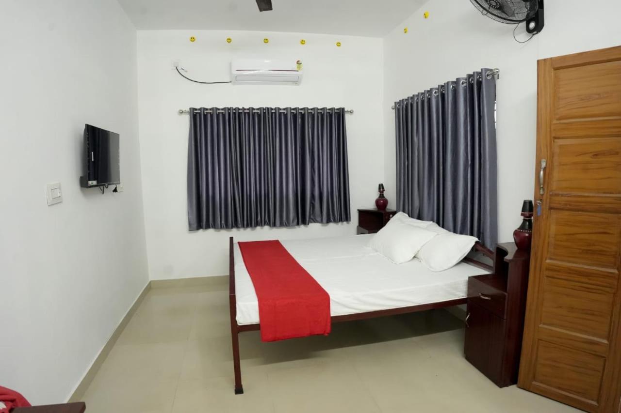 Homestay Phantom Holidays *